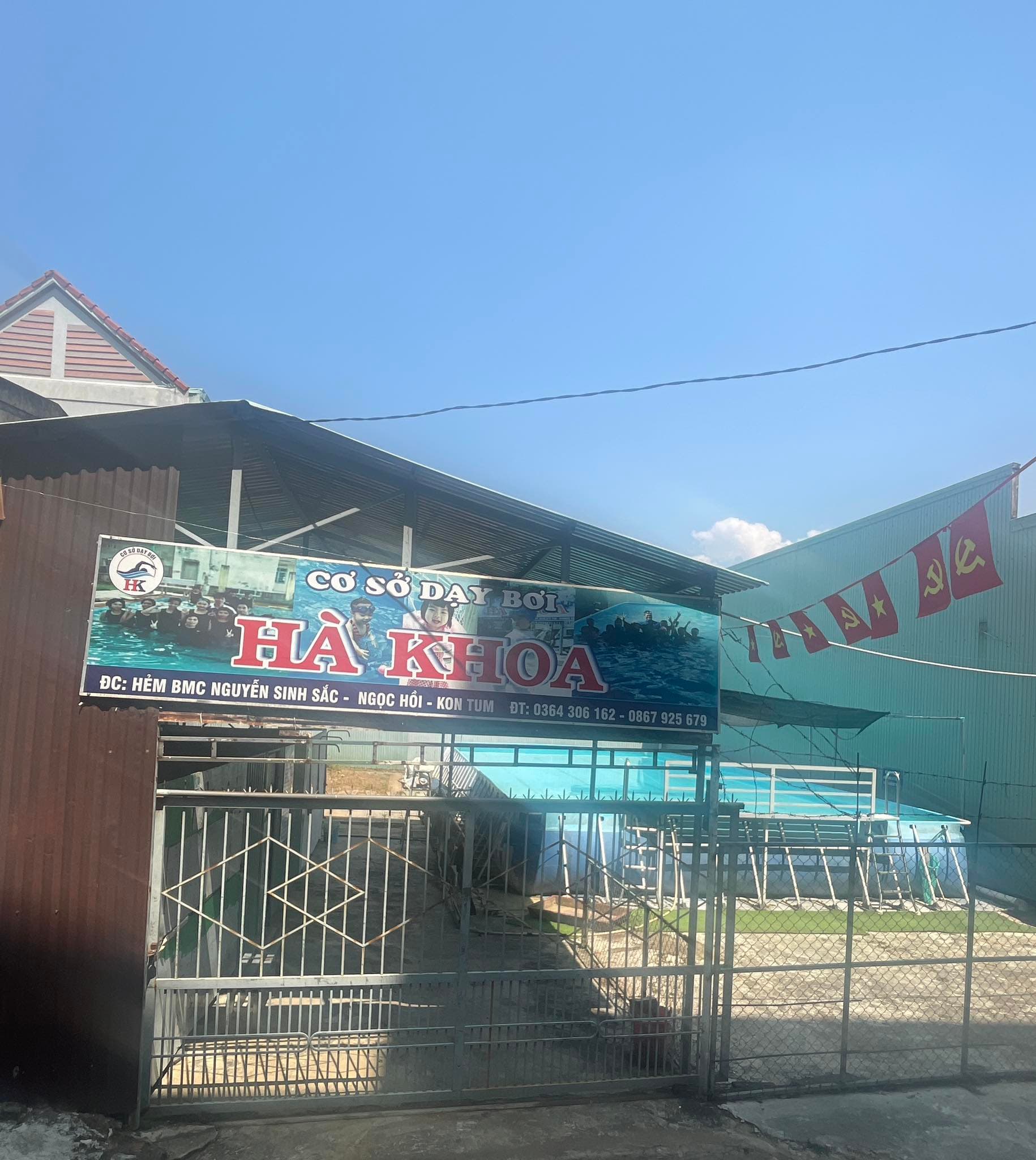 Cổng vào Hà Khoa Swim