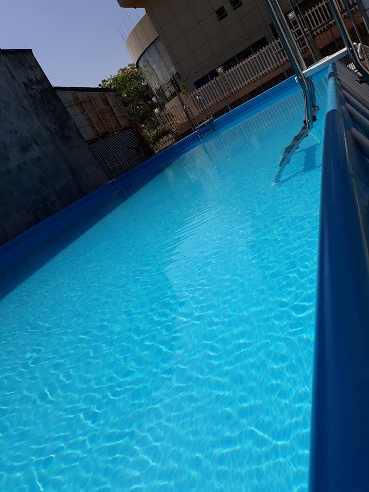 Hồ bơi nhìn từ phía dài